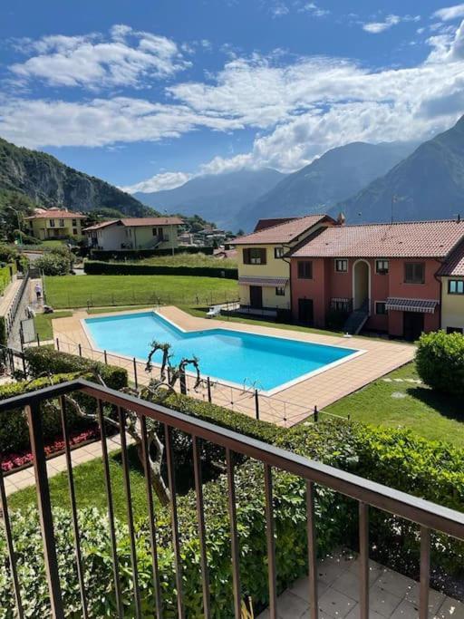 Happy Guest Apartments - Lake View And Pool Riva di Solto Esterno foto