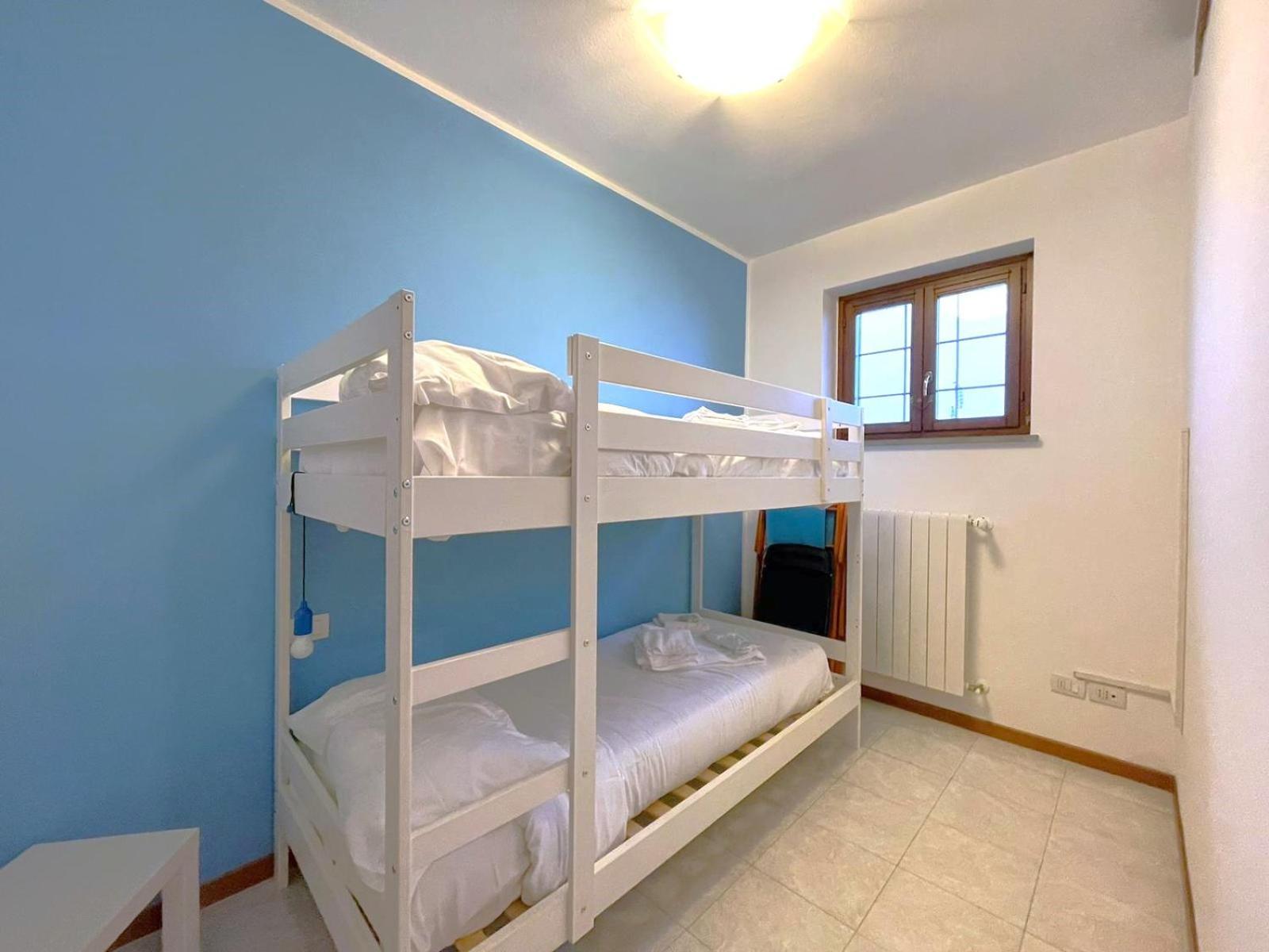 Happy Guest Apartments - Lake View And Pool Riva di Solto Esterno foto