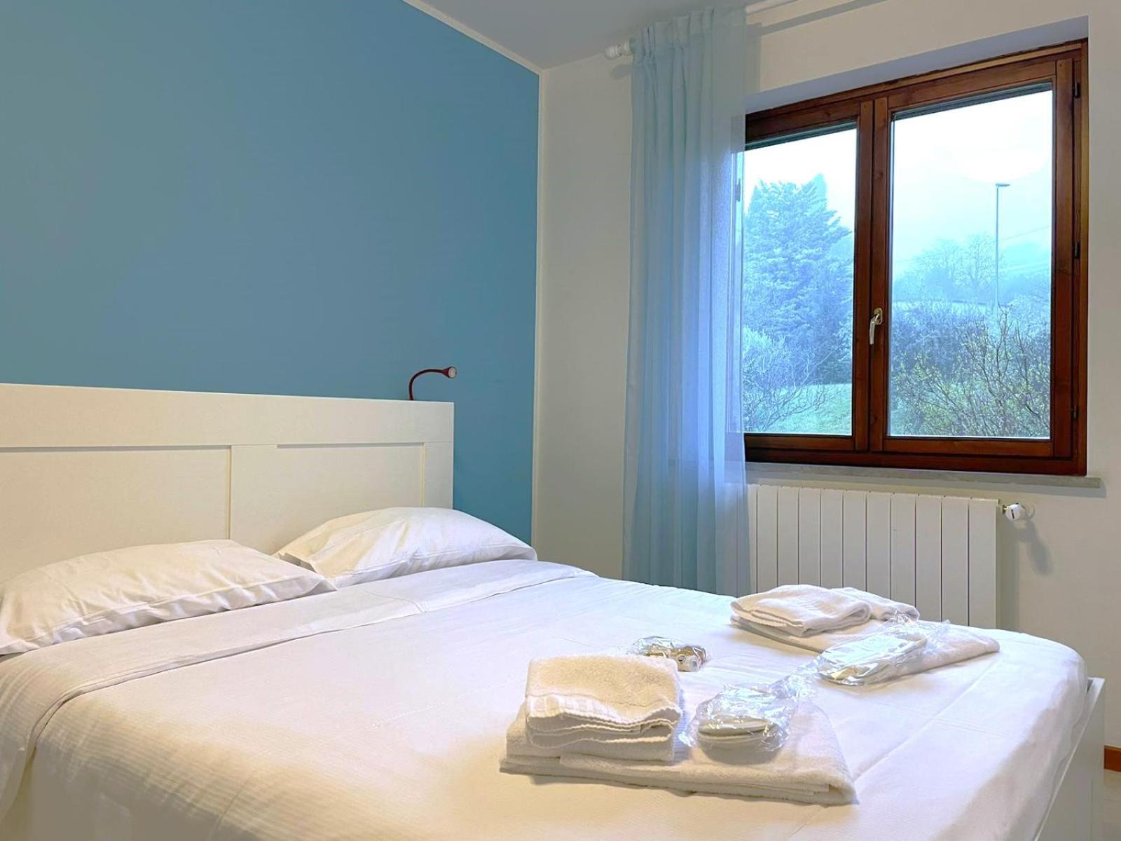 Happy Guest Apartments - Lake View And Pool Riva di Solto Esterno foto