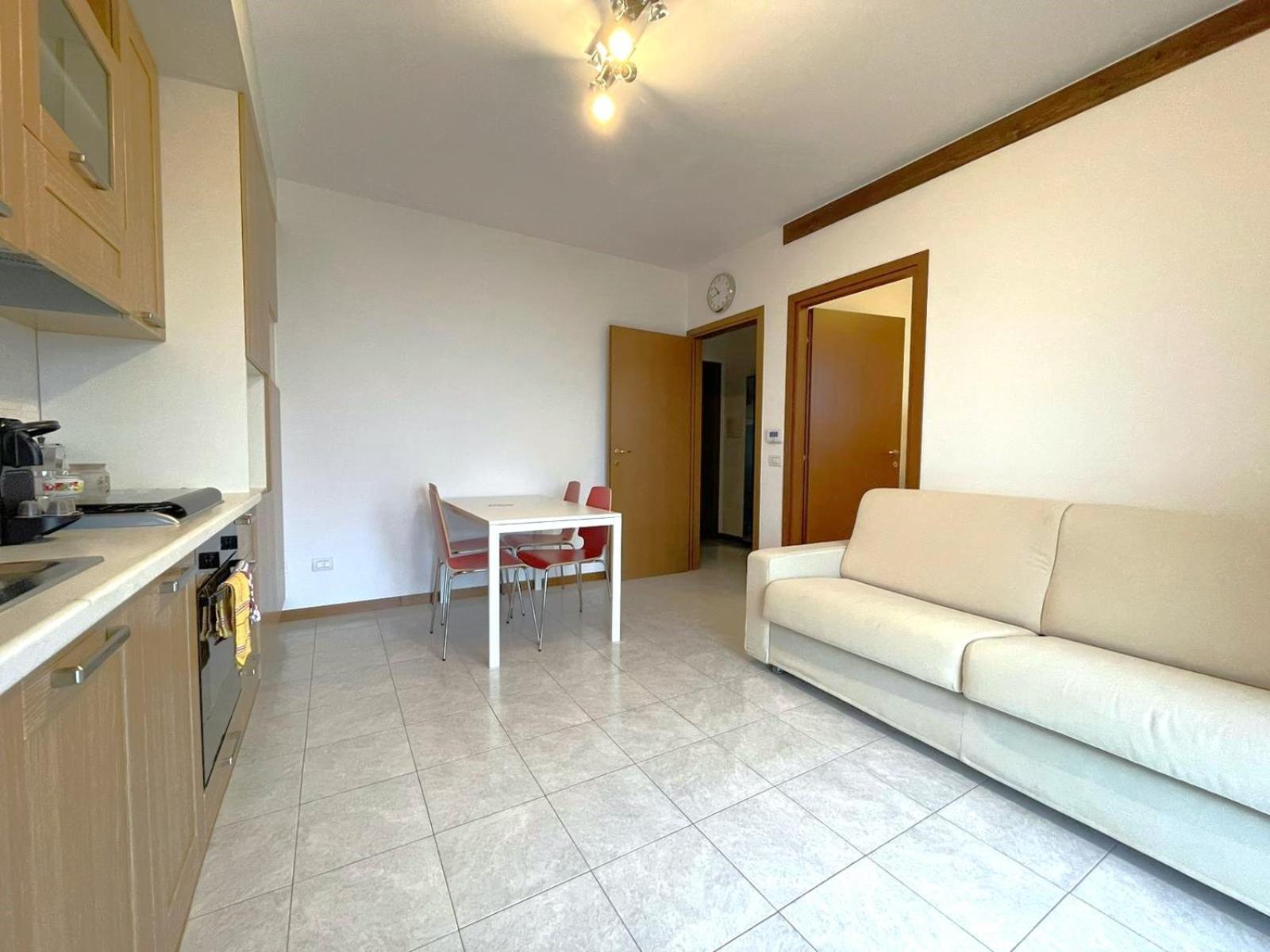 Happy Guest Apartments - Lake View And Pool Riva di Solto Esterno foto