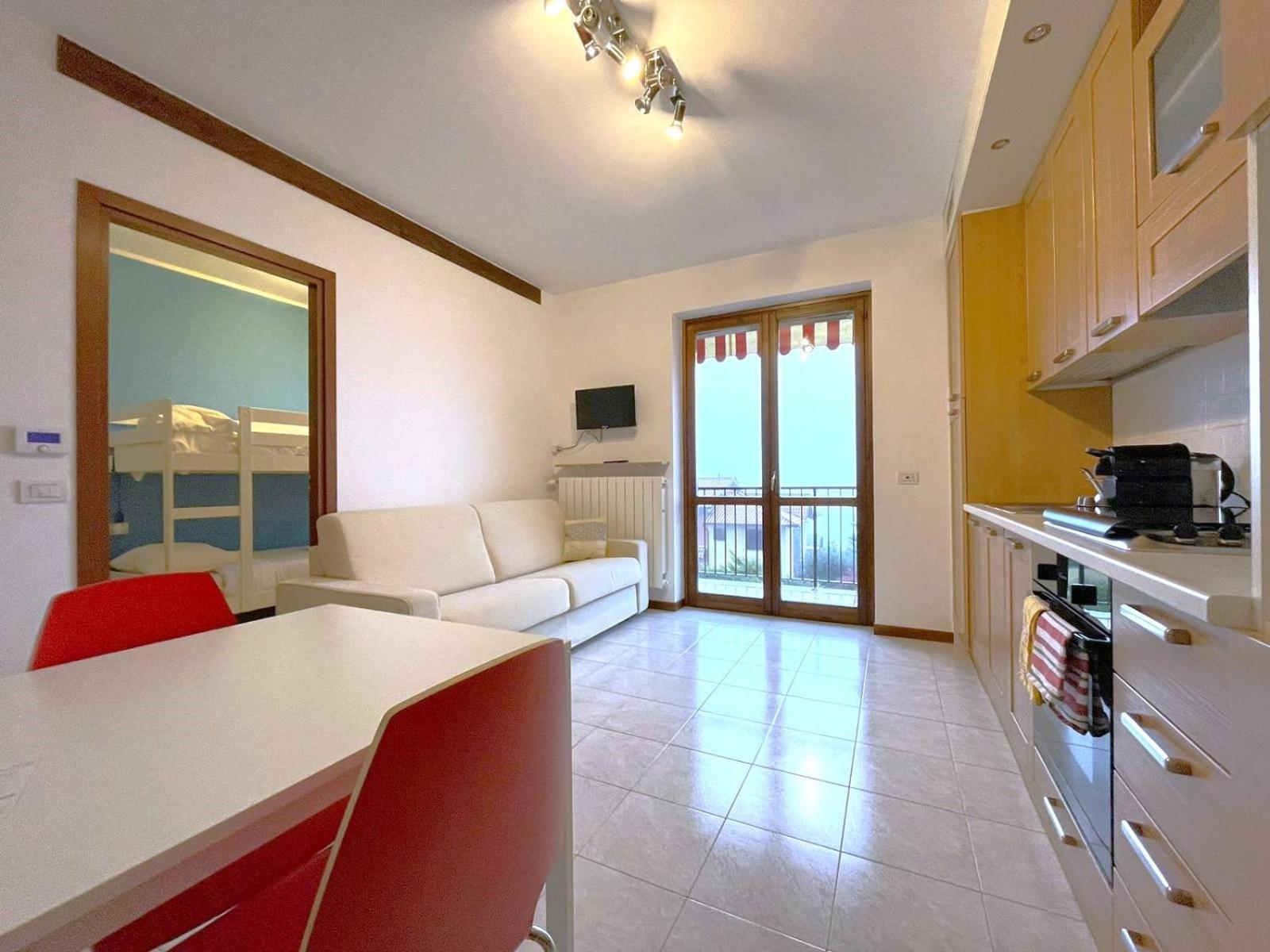 Happy Guest Apartments - Lake View And Pool Riva di Solto Esterno foto
