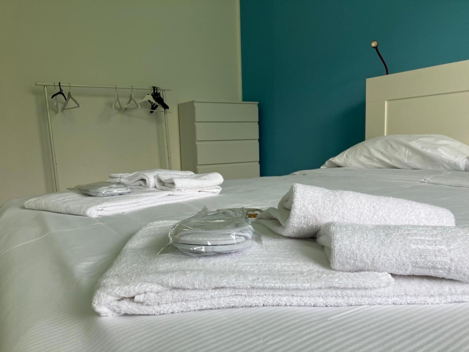 Happy Guest Apartments - Lake View And Pool Riva di Solto Esterno foto